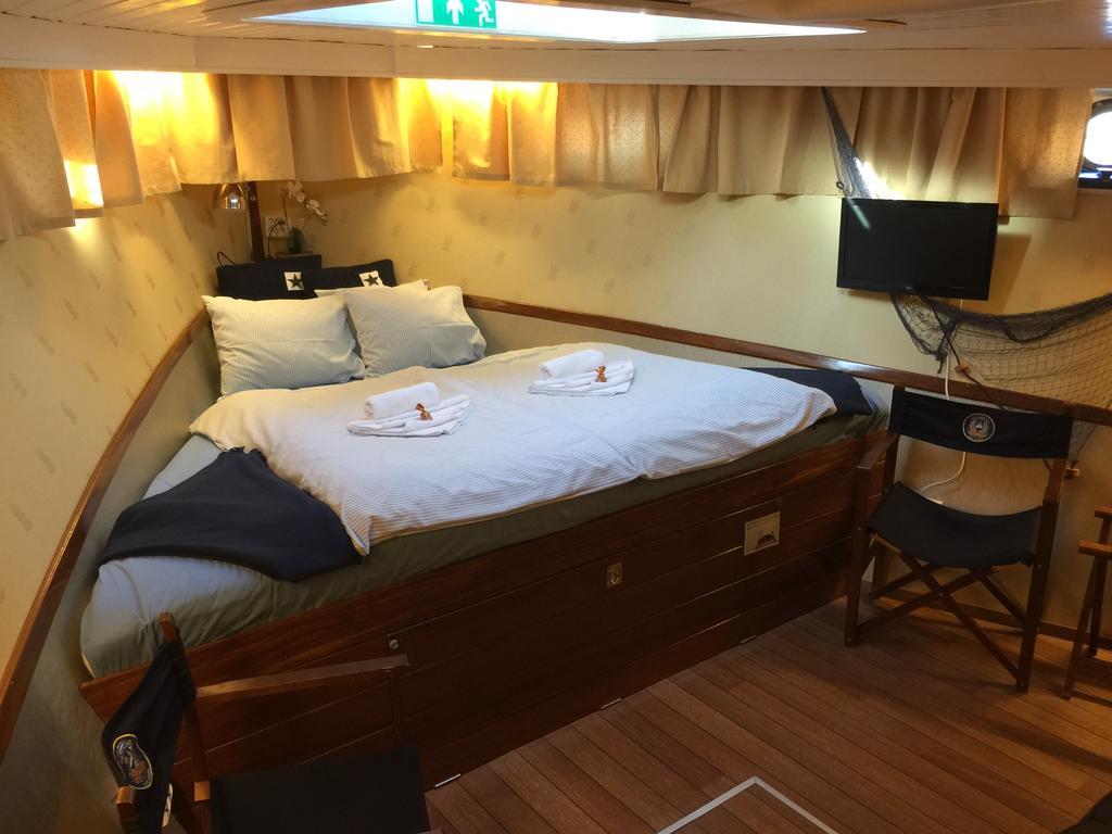 Hotell M/S Monika Стокхолм Екстериор снимка